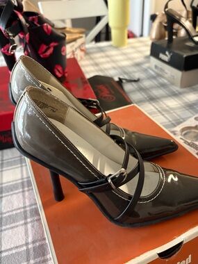 Unlisted Gray Patent Pointed Mary Jane Heels with Cross Straps